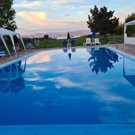 Avra Beach Apartments Λευκίμμη Εξωτερικό φωτογραφία