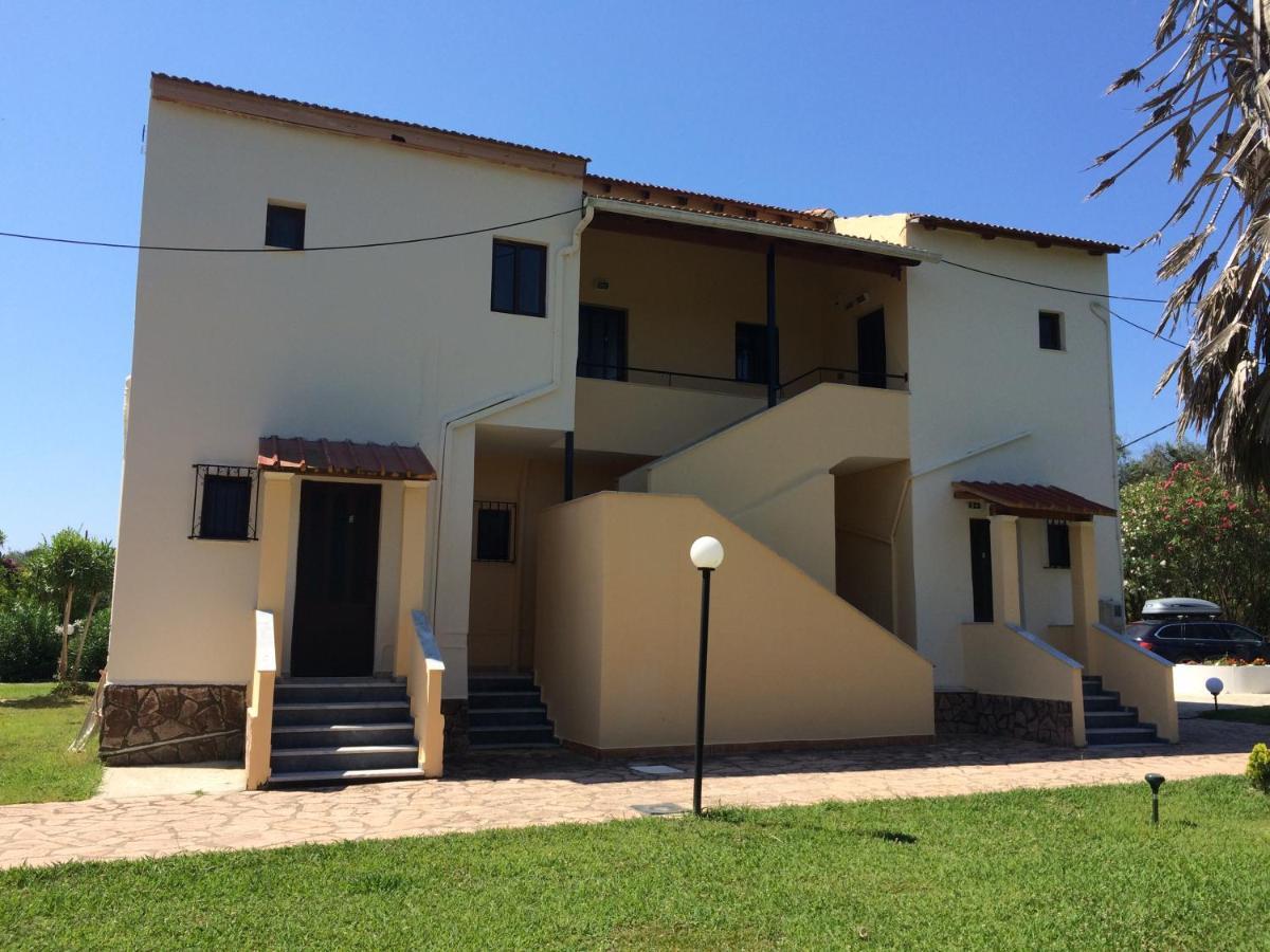 Avra Beach Apartments Λευκίμμη Εξωτερικό φωτογραφία