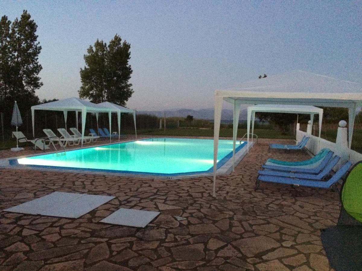 Avra Beach Apartments Λευκίμμη Εξωτερικό φωτογραφία
