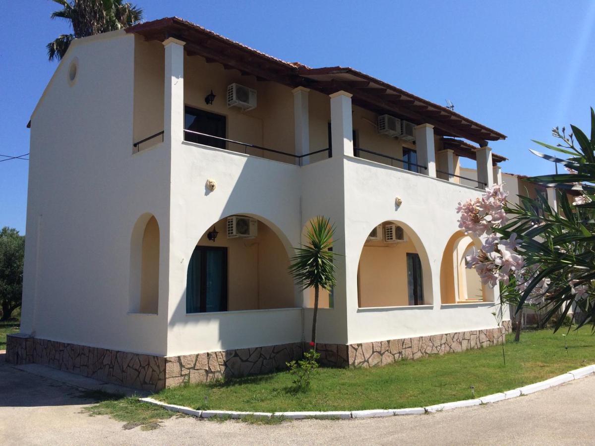 Avra Beach Apartments Λευκίμμη Εξωτερικό φωτογραφία