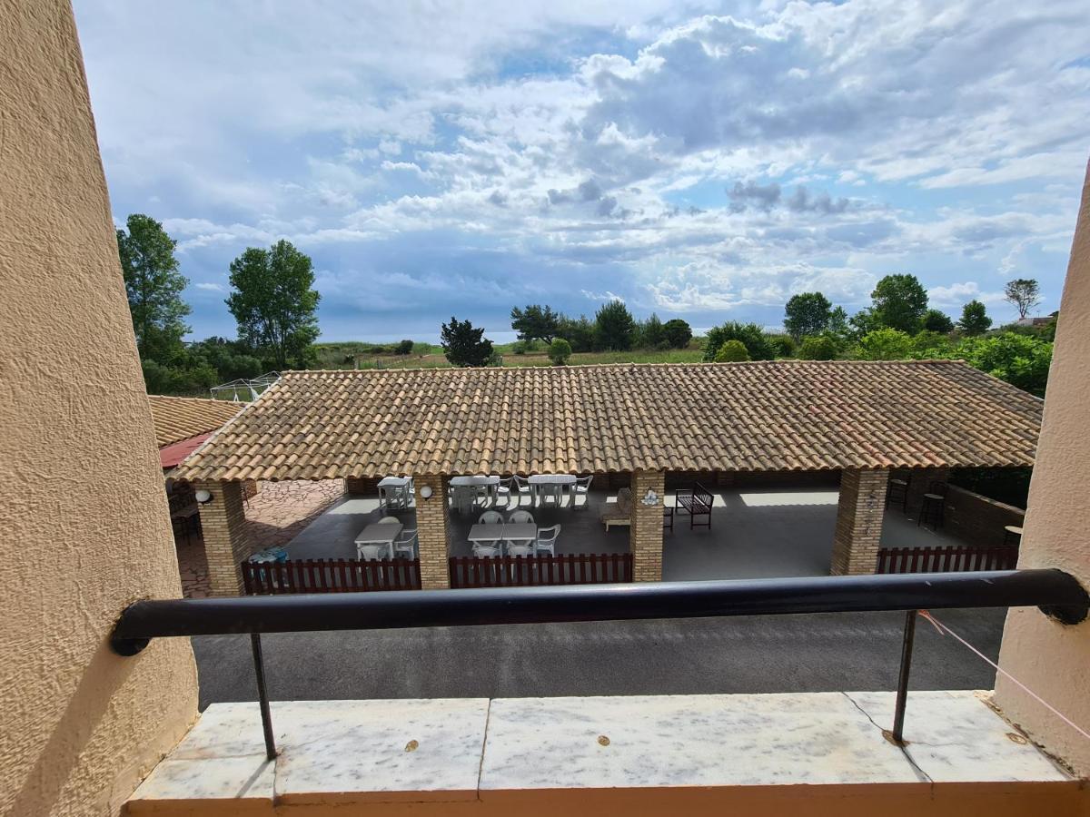 Avra Beach Apartments Λευκίμμη Εξωτερικό φωτογραφία