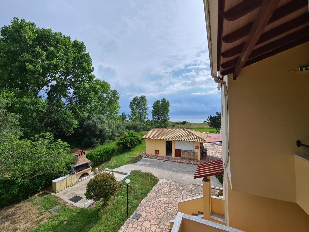 Avra Beach Apartments Λευκίμμη Εξωτερικό φωτογραφία